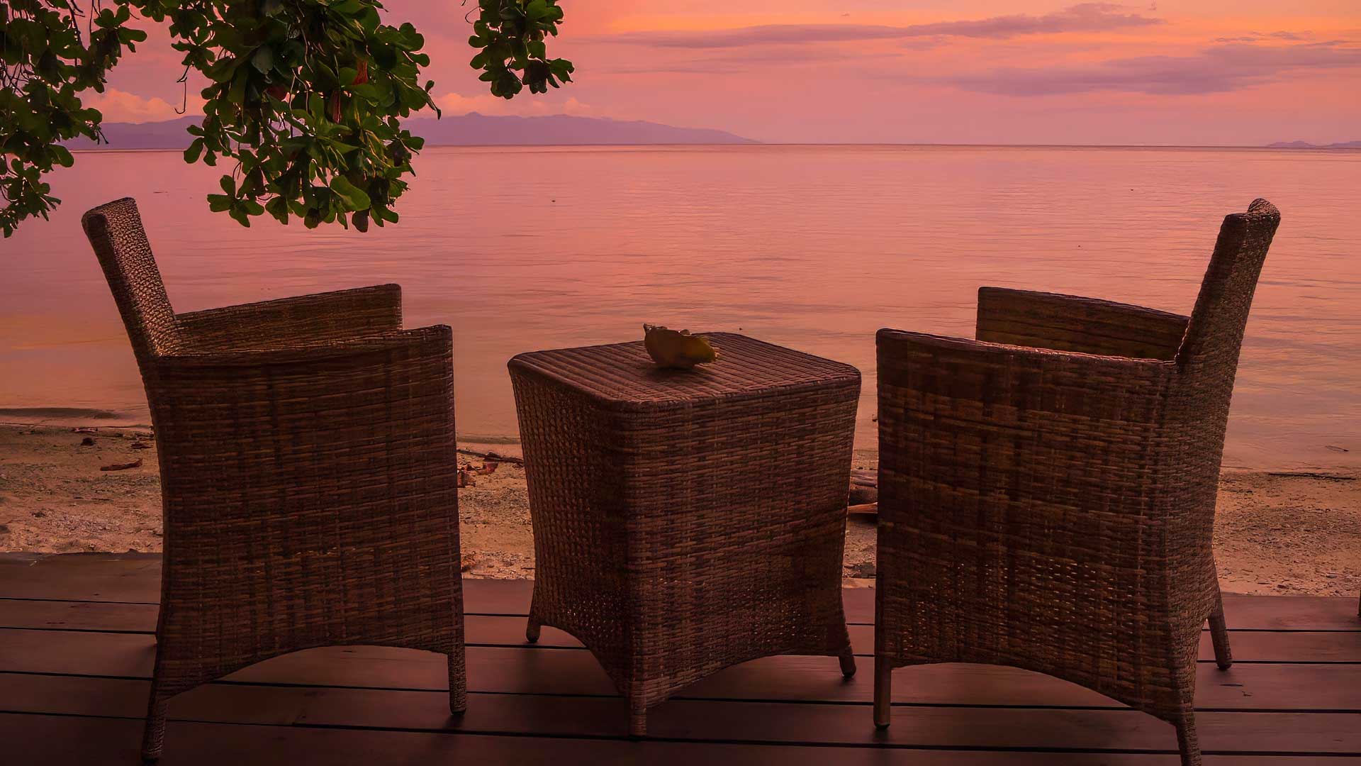 sali-bay-sunset Sunset | Sali Bay Resort, South Halmahera